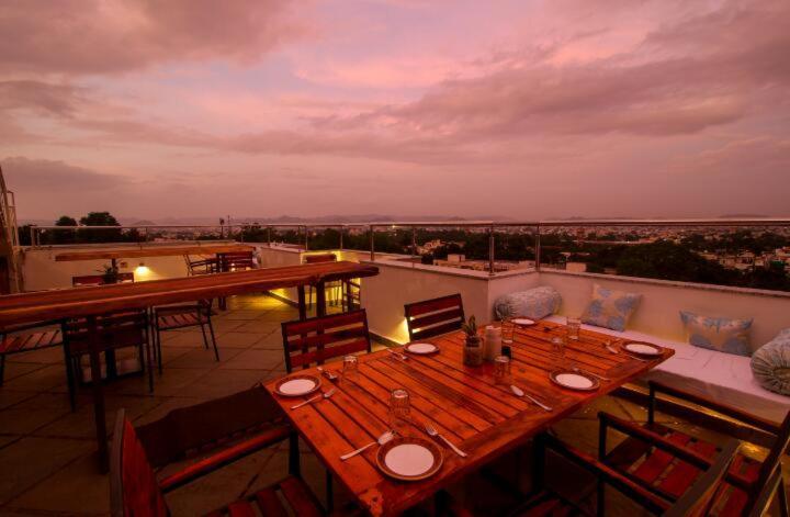 Hotel Wonder Cliff Udaipur Ngoại thất bức ảnh