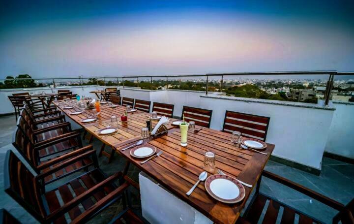 Hotel Wonder Cliff Udaipur Ngoại thất bức ảnh