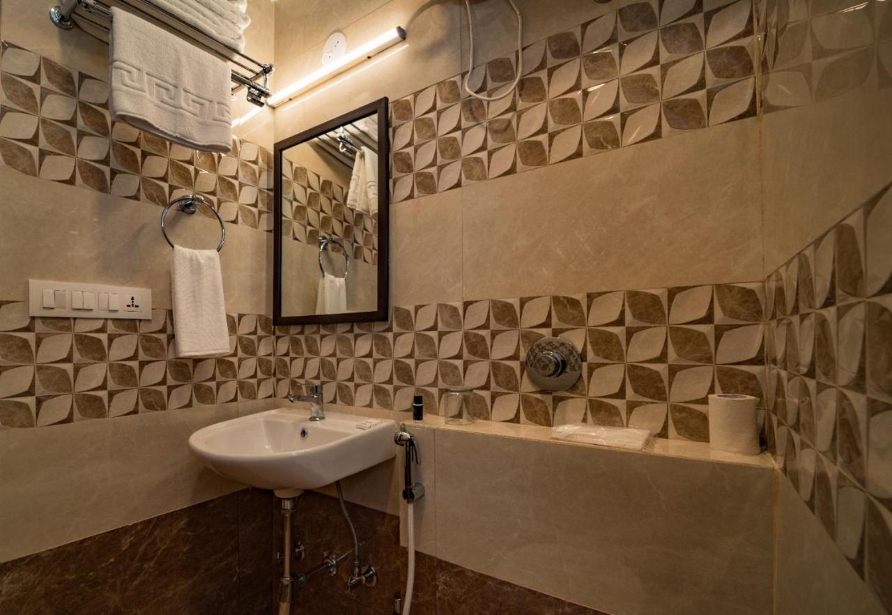 Hotel Wonder Cliff Udaipur Ngoại thất bức ảnh