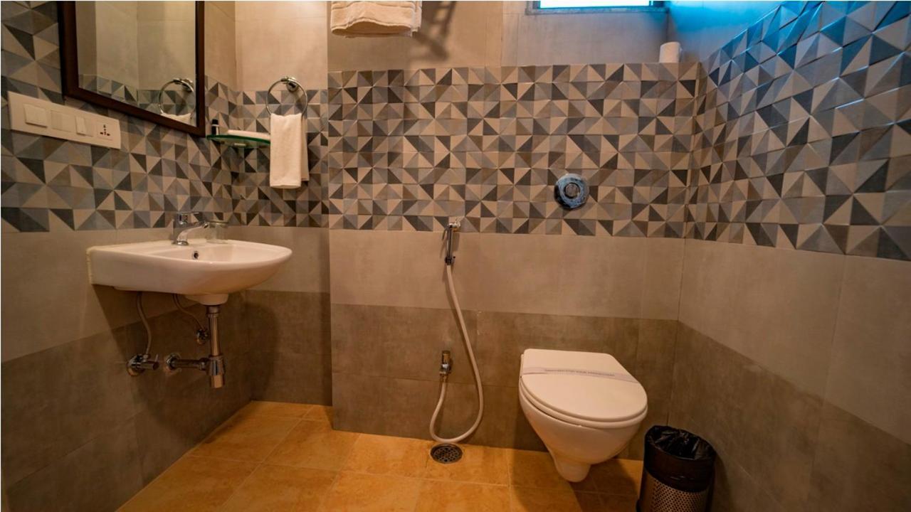 Hotel Wonder Cliff Udaipur Ngoại thất bức ảnh