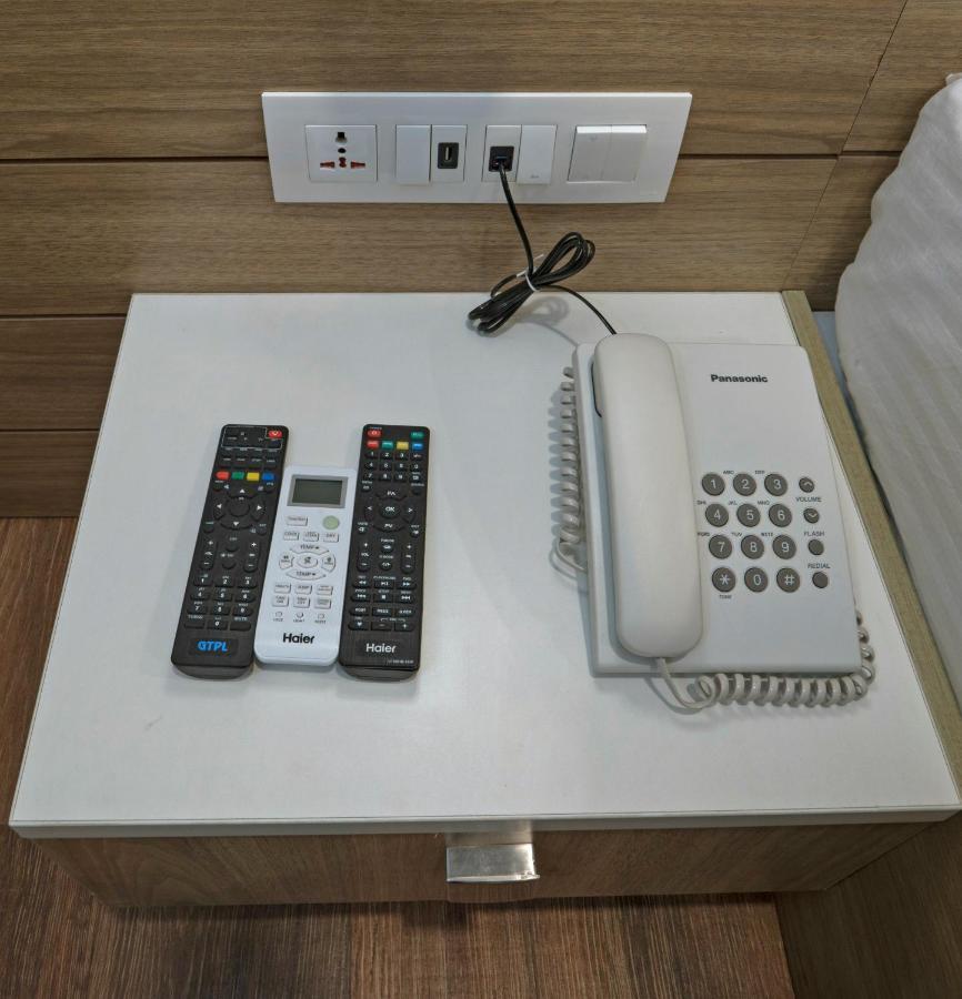 Hotel Wonder Cliff Udaipur Ngoại thất bức ảnh